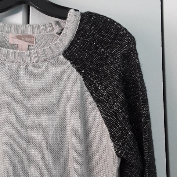 Sweater in black and Grey/new - Picture 4 of 5